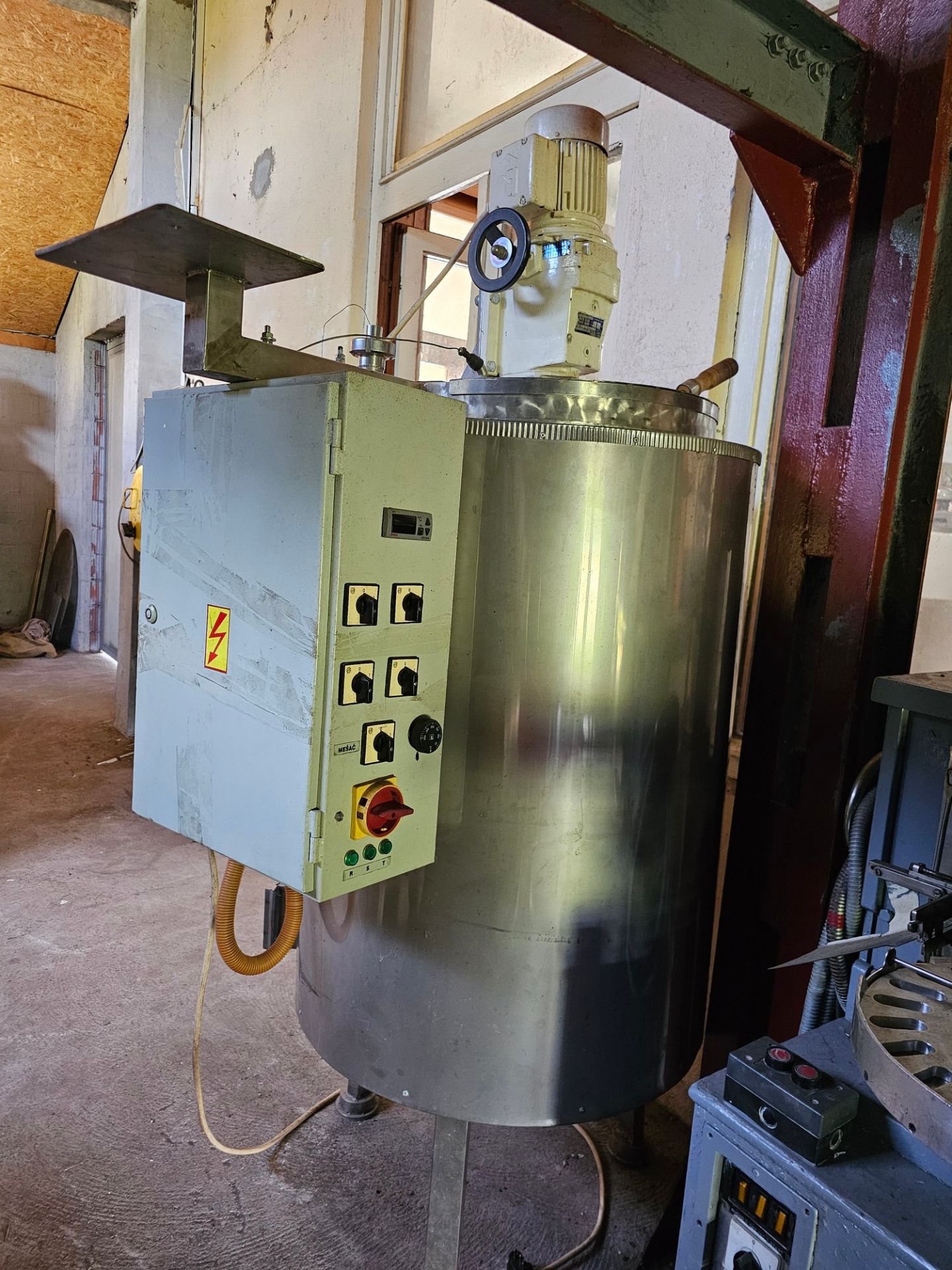 Electric Jacketed Kettle (Duplikator) 300 L with Agitator